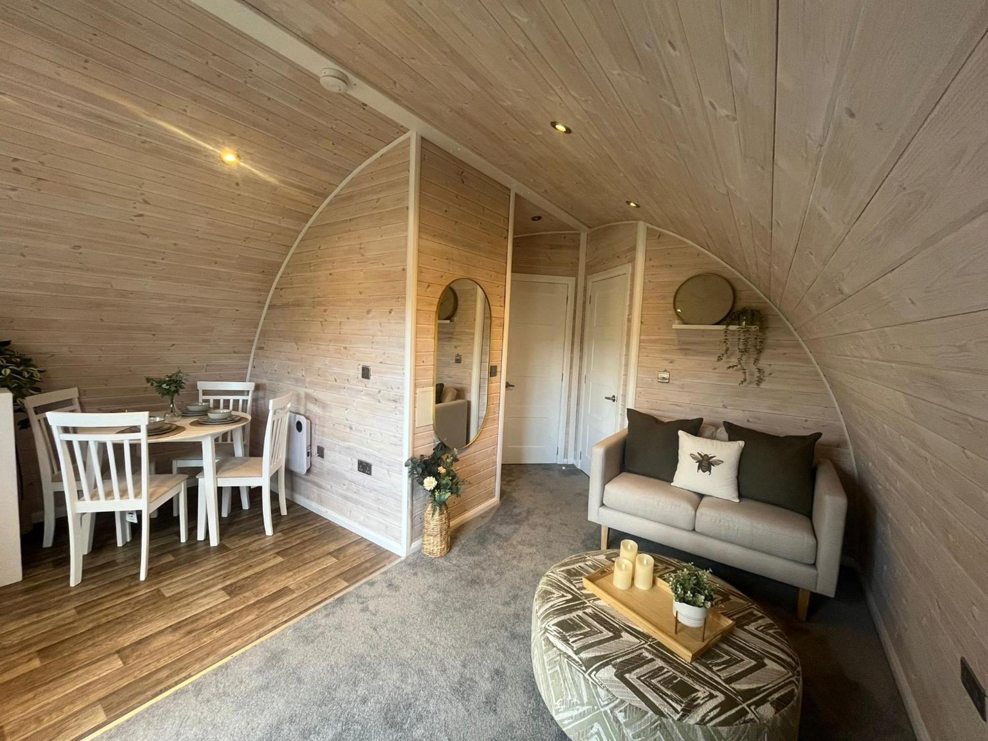 Windmill Glamping Pod With Hot Tub - The Hideaway